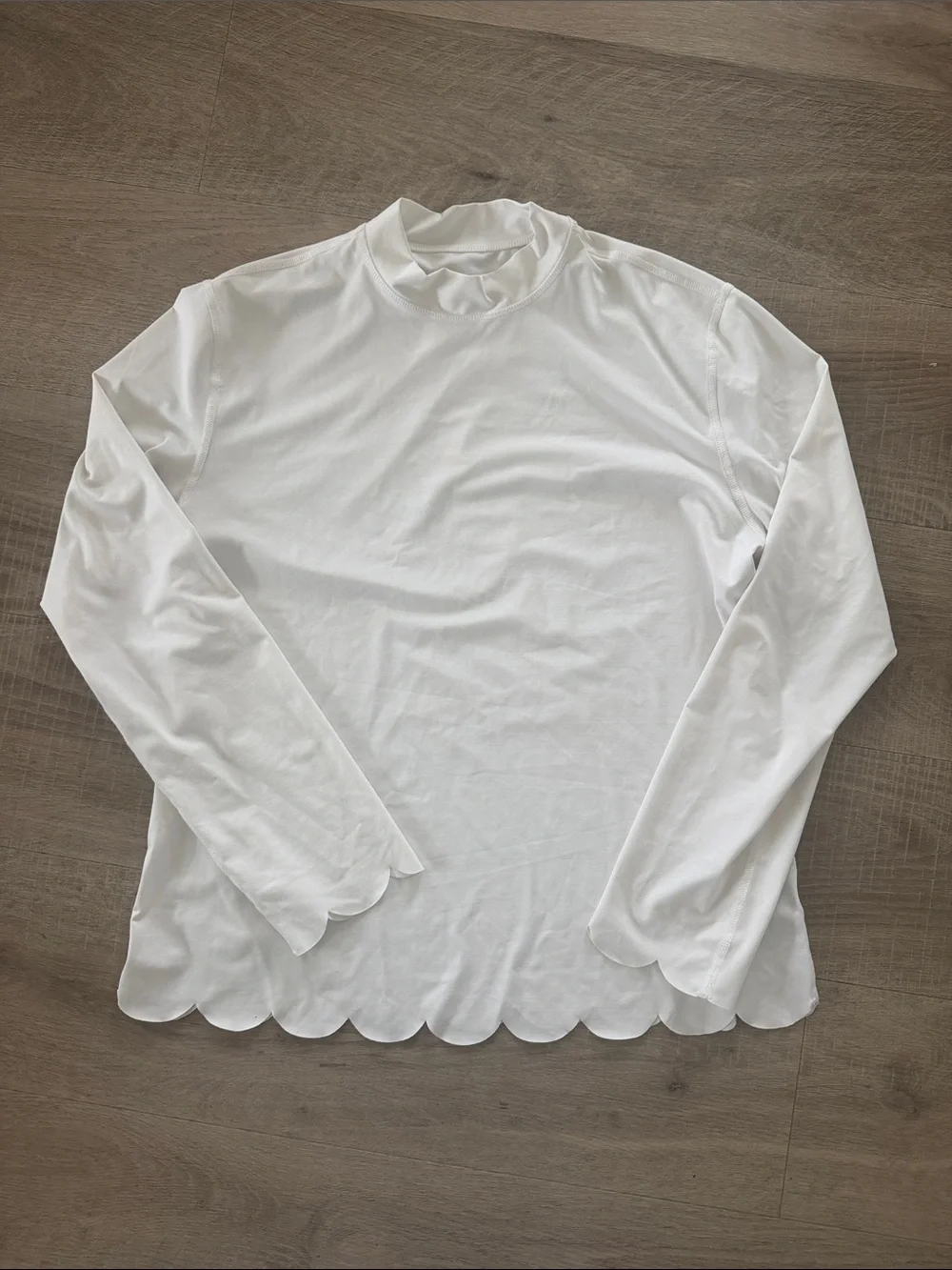 Carve Designs CLEARWATER SUNSHIRT rashguard swim top with Scalloped Edge size XL